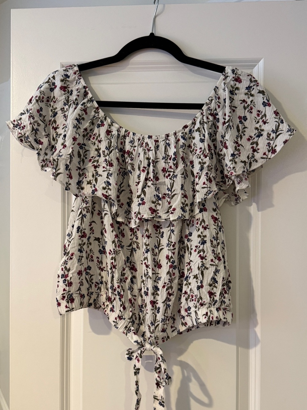 American Eagle Outfitters White Floral Off-Shoulder Tie-Front Crop Top